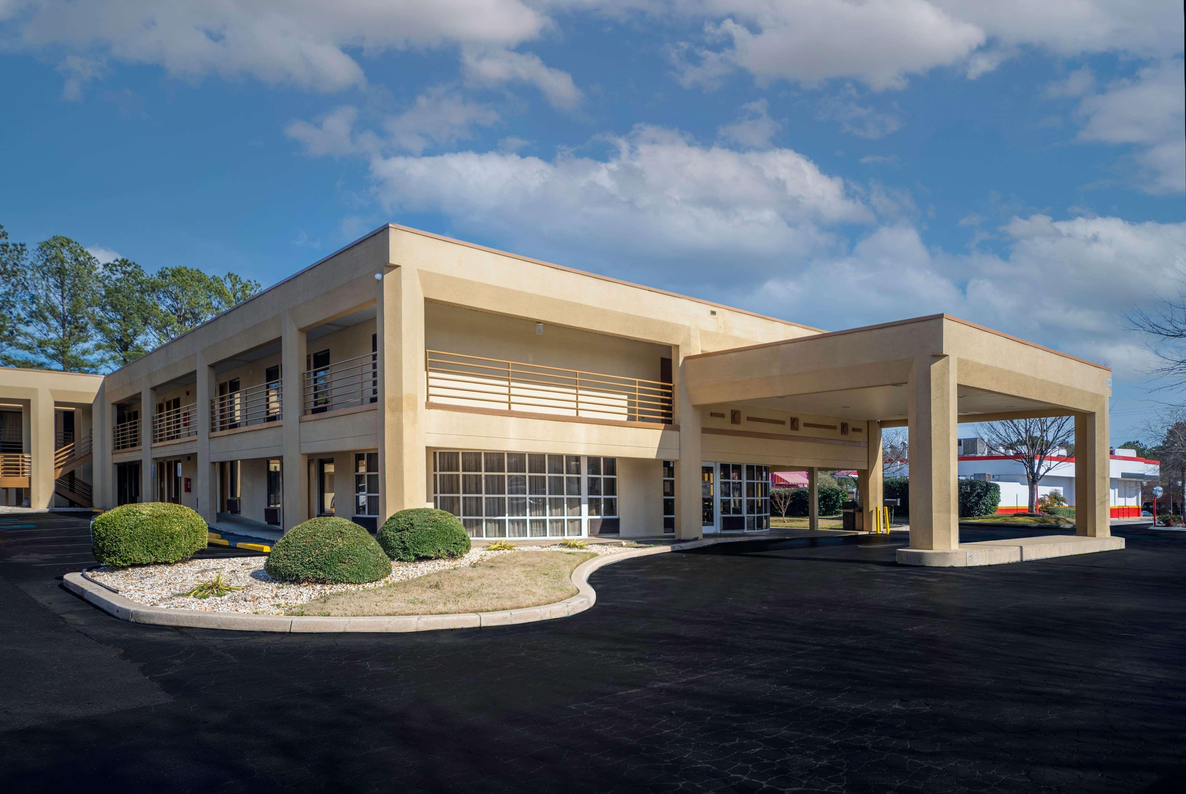 Days Inn By Wyndham Atlanta Stone Mountain Exterior foto